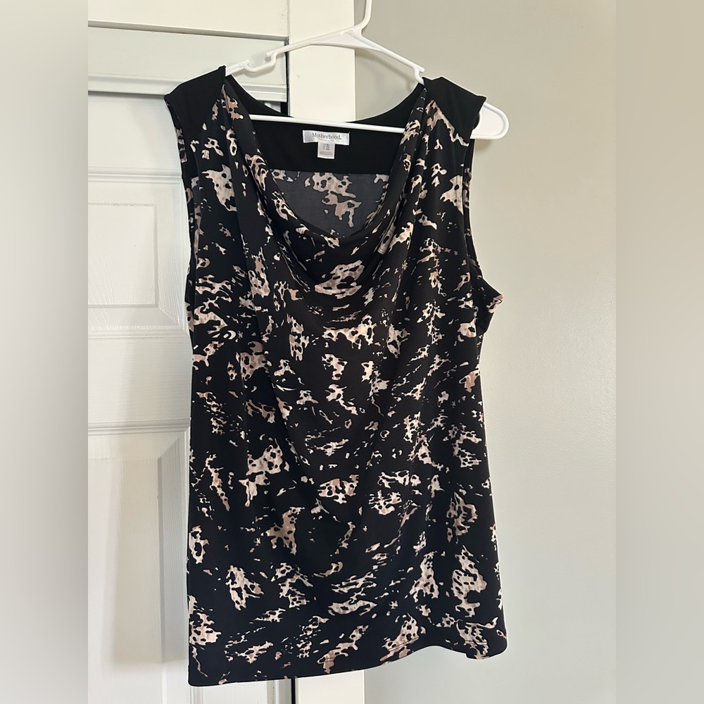 Women's Black and Cream Sleeveless Top